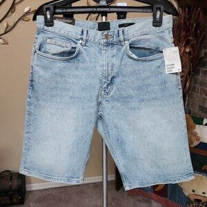 NWT H & M light blue denim slim fit jean shorts sz 32